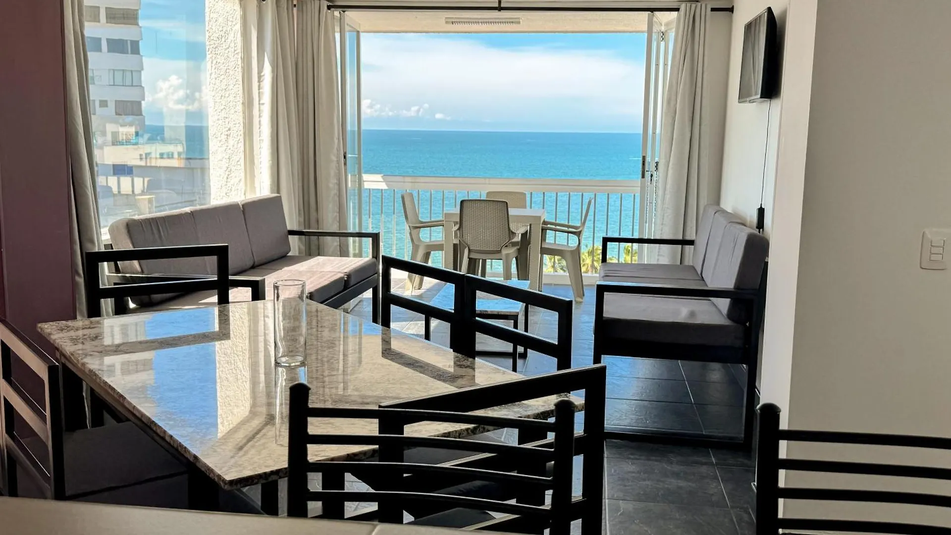 Apartamento Con Espectacular Vista Al Mar En El Rodadero - Bedviajes Santa Marta  Colombia